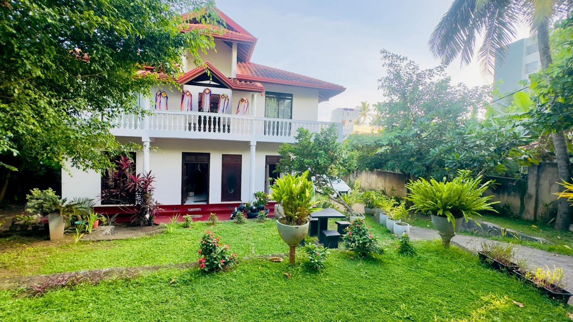 Sritaly Inn Mirissa Exterior photo